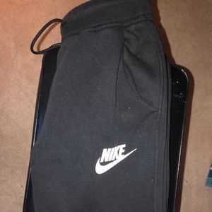 Nike; Sweat pants “rally loose pant”